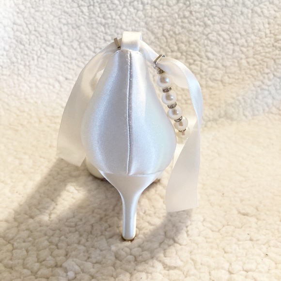 White Wedding Heels/ Pumps - Picture 6 of 6